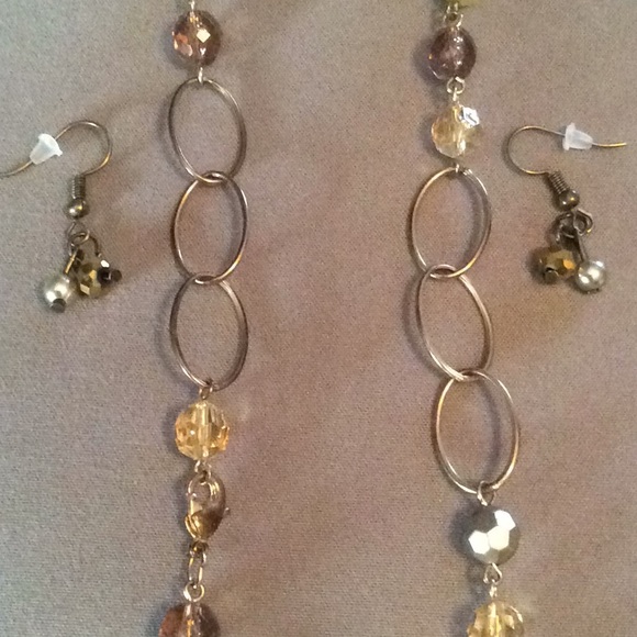 Neutral Color Beaded Necklace & Earring Set - Picture 3 of 3